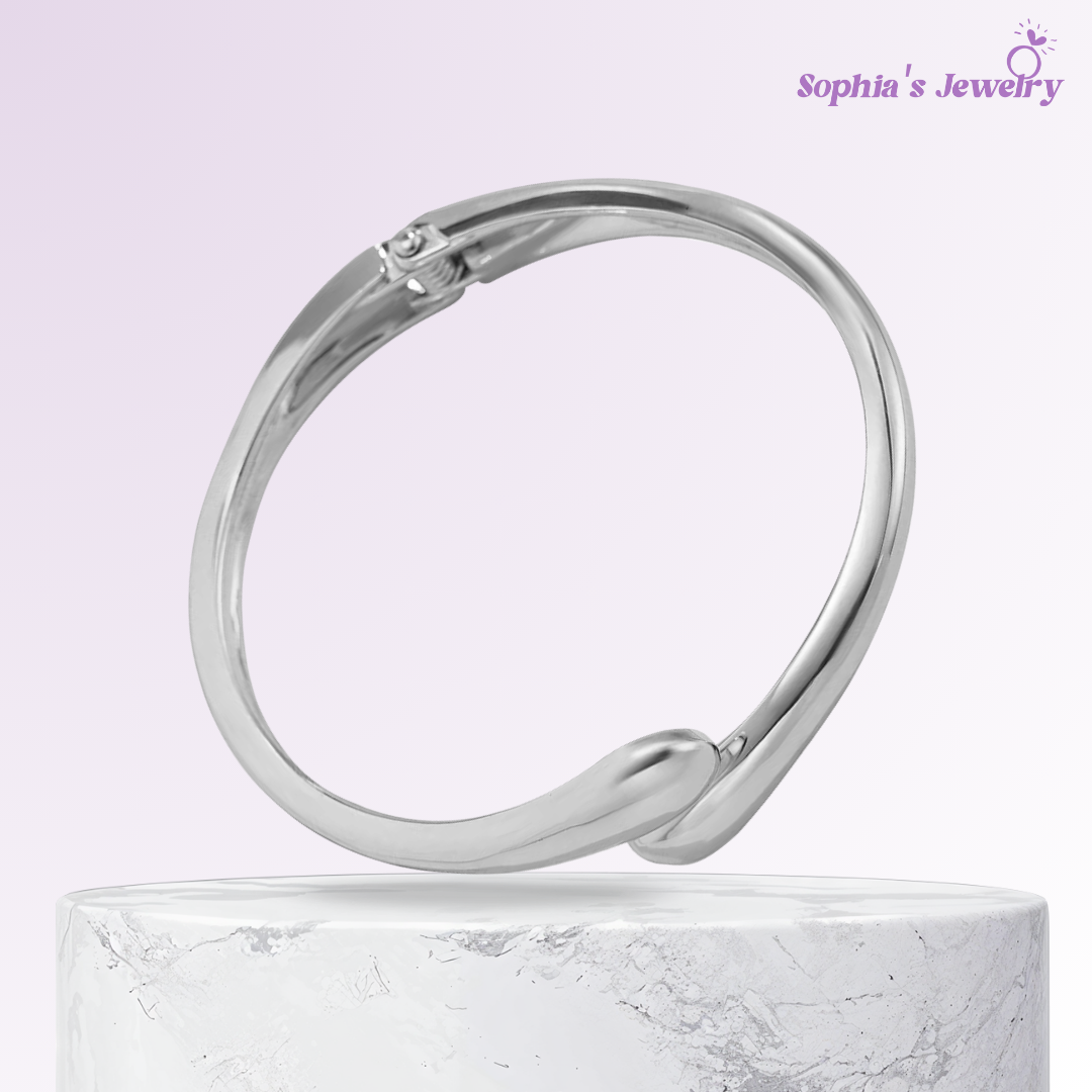 Carrine | Brazalete esculpido y llamativo con un toque de estilo | Pulsera de plata