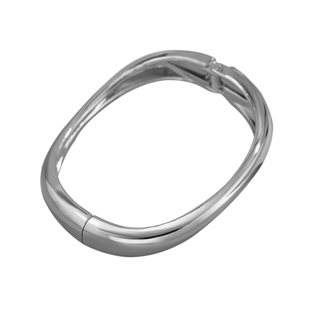 Carrine | Brazalete esculpido y llamativo con un toque de estilo | Pulsera de plata