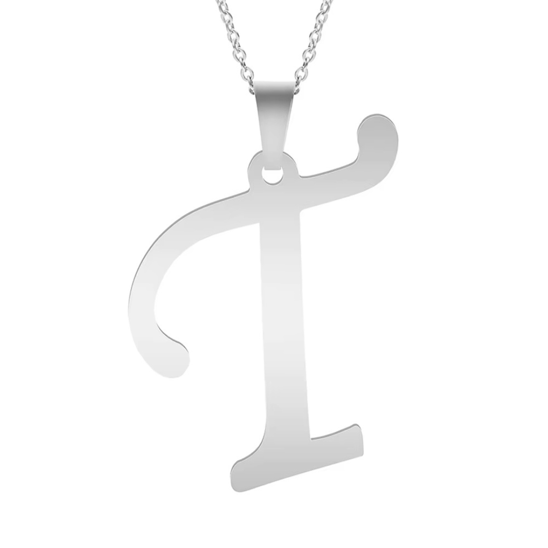 Nova | Collar plateado con letra personalizada y brillo único