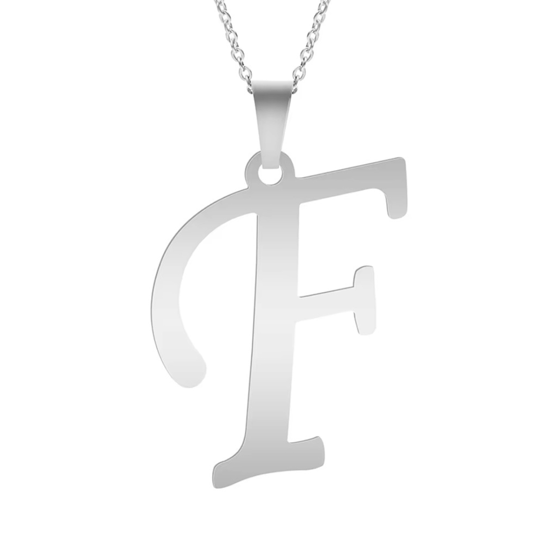 Nova | Collar plateado con letra personalizada y brillo único